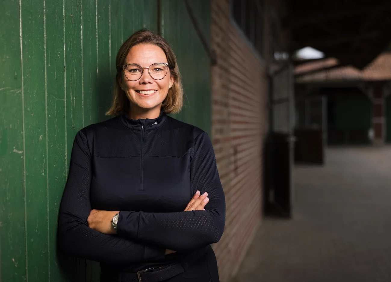 Julia Meyer zu Hartum auf dem Hof